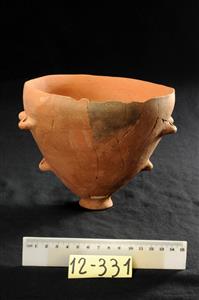 Bowl With Pierced Lug Handles
Photographer:Yolovitch Yael