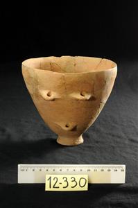 Bowl With Pierced Lug Handles
Photographer:Yolovitch Yael