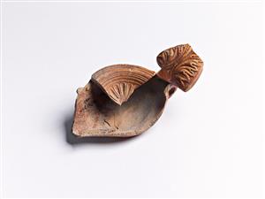 Fragment Lamp Roman Imperial
Photographer:Meidad Suchowolski