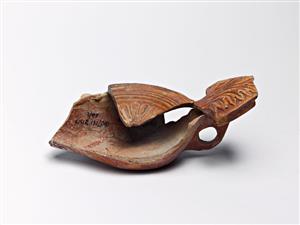 Fragment Lamp Roman Imperial
Photographer:Meidad Suchowolski