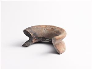 Cylindrical Stand Inscribed
Photographer:Meidad Suchowolski