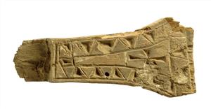 Fragment Handle With Geometric Pattern
Photographer:Clara Amit