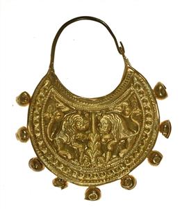 Earring  