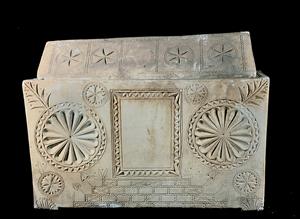 Ossuary & Lid Inscribed
Photographer:Mariana Salzberger