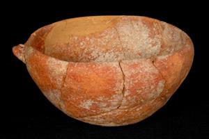 Small Bowl Slipped Red
Photographer:Clara Amit