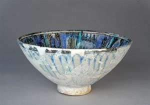 Bowl With Vegetal Decoration
Photographer:Clara Amit