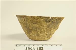 Small Bowl  
 Photographer:Clara Amit