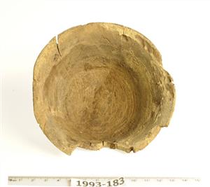 Small Bowl  
 Photographer:Clara Amit