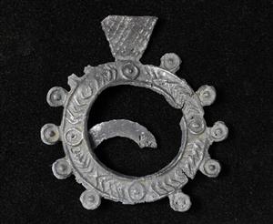 Mirror Decorated in Relief
Photographer:Yolovitch Yael
