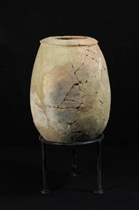 Holemouth Jar
Photographer:Yolovitch Yael