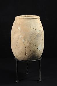 Holemouth Jar
Photographer:Yolovitch Yael