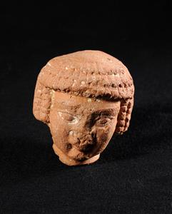 Head Pillar figurine   
 Photographer:Yolovitch Yael