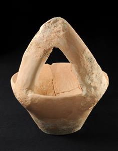 V-Shaped Bowl Basket Handled 
 Photographer:Yolovitch Yael