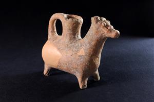 Zoomorphic Vessel
Photographer:Yolovitch Yael