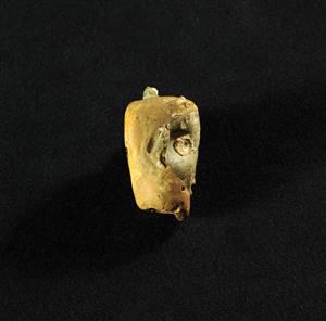 Pendant Human Image 
 Photographer:Yolovitch Yael