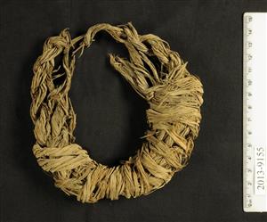Wrapped Cordage Circlet (Aqal)
Photographer:Clara Amit