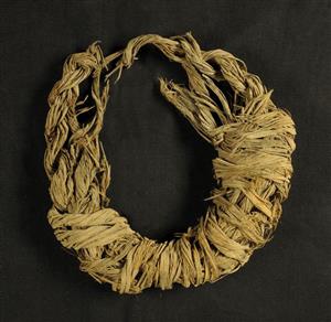 Wrapped Cordage Circlet (Aqal)
Photographer:Clara Amit