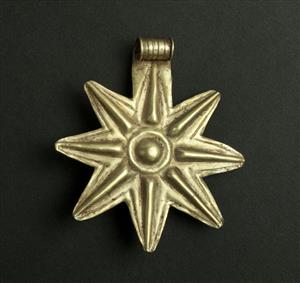 Pendant Eight-Rayed Star
Photographer:Clara Amit