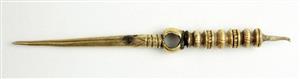 Toggle Pin Engraved
Photographer:Clara Amit