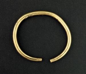 Bracelet Engraved
Photographer:Clara Amit