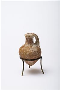 Piriform Juglet Miniature 
 Photographer:Meidad Suchowolski
