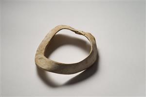 Bracelet  
 Photographer:Meidad Suchowolski