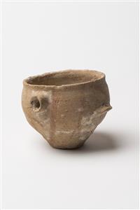 Krater Votive 
 Photographer:Meidad Suchowolski