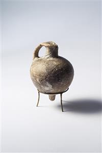 Juglet Miniature 
 Photographer:Meidad Suchowolski