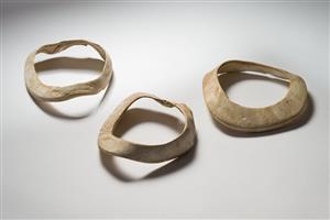 Bracelet  
 Photographer:Meidad Suchowolski