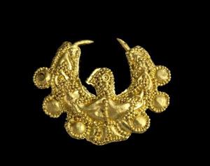 Earring Bird-Shaped 
 Photographer:Clara Amit