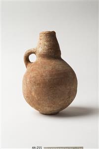 Jug Phoenician 
 Photographer:Meidad Suchowolski