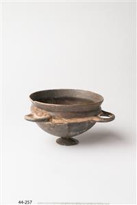 Skyphos Horizontal Handles
Photographer:Meidad Suchowolski
