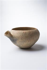 Small Bowl Spouted
Photographer:Meidad Suchowolski
