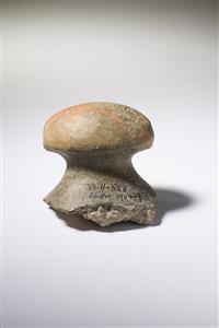Handle Vessel Lid Khirbet Kerak  
 Photographer:Meidad Suchowolski
