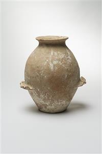 Jar Ledge Handled 
 Photographer:Meidad Suchowolski