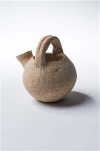 Small Jar Spouted
Photographer:Meidad Suchowolski