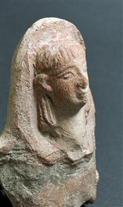 Head Figurine Female Figure  
 Photographer:Clara Amit