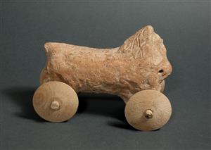 Pull Toy Zoomorphic 
 Photographer:Clara Amit