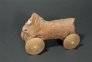 Pull Toy Zoomorphic 
 Photographer:Clara Amit