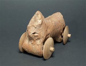 Pull Toy Zoomorphic 
 Photographer:Clara Amit
