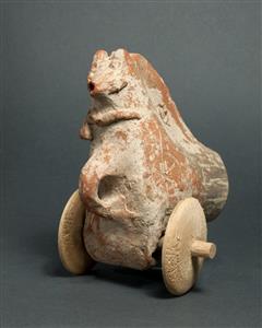Pull Toy Zoomorphic 
 Photographer:Clara Amit