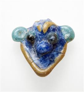 Pendant Zoomorphic 
 Photographer:Clara Amit