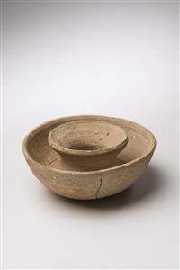 Cup and Saucer  
 Photographer:Meidad Suchowolski