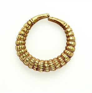 Earring Incised
Photographer:Clara Amit