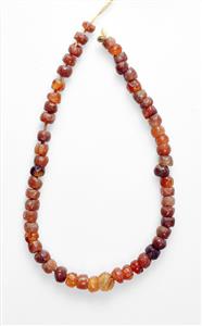 Necklace  
 Photographer:Clara Amit