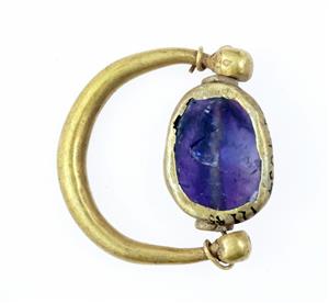 Signet Ring  
 Photographer:Clara Amit