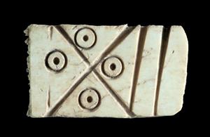 Fragment Inlay Engraved
Photographer:Clara Amit