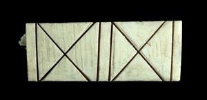 Inlay Incised 
 Photographer:Clara Amit