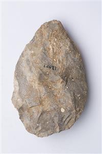 Handaxe  
 Photographer:Meidad Suchowolski