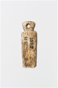 Pendant Engraved 
 Photographer:Meidad Suchowolski